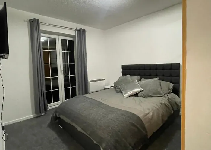 Cardiff Bay Apartment With Parking